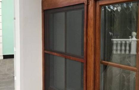 Москитные сетки на деревянные окна